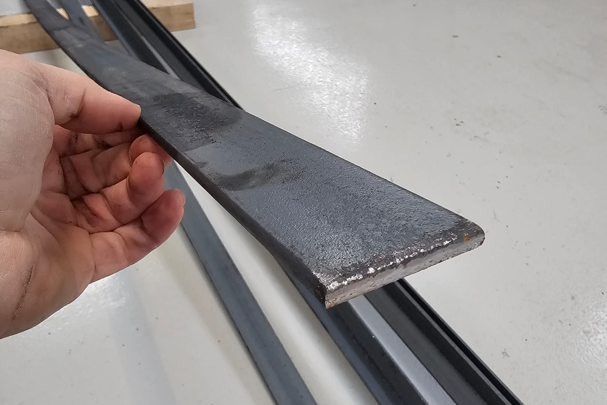 Fer plat acier sur mesure – profilé pour traverse et renfort